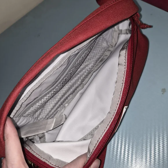 Fjallraven Deep Red Travel Bag Hip Pack - Picture 3 of 3